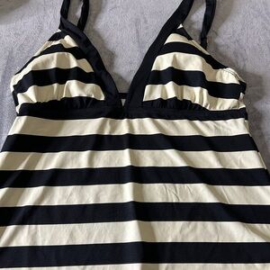 La Blanca halter Tankini top Black- white  Striped V-Neck Sz 16